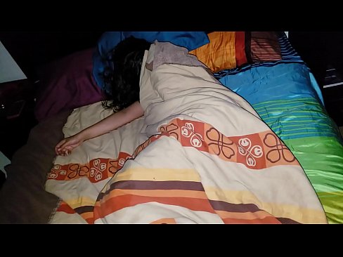 ❤️ Üvey oğul, genç üvey annesini uyurken azarlıyor. ❌ Sikiş videosu bize %tr.porn-mz-com.ru ❌